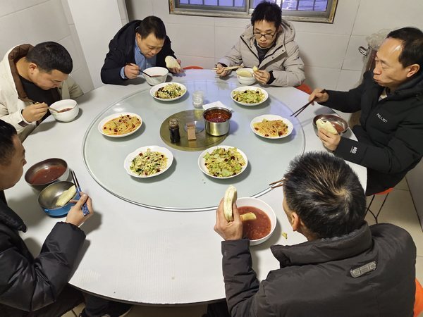 陜煤建設路橋分公司：心系職工辦實事，暖心舉措惠職工