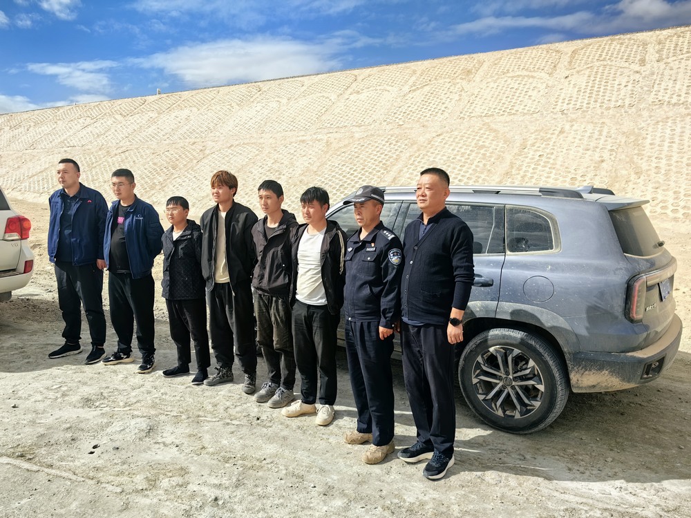 陜煤建設天工公司：與時間賽跑，6小時上演生死戈壁灘救援